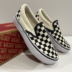 Vans Classic Slip-On
Blk/white/cream checkerboard 
Women’s size 6